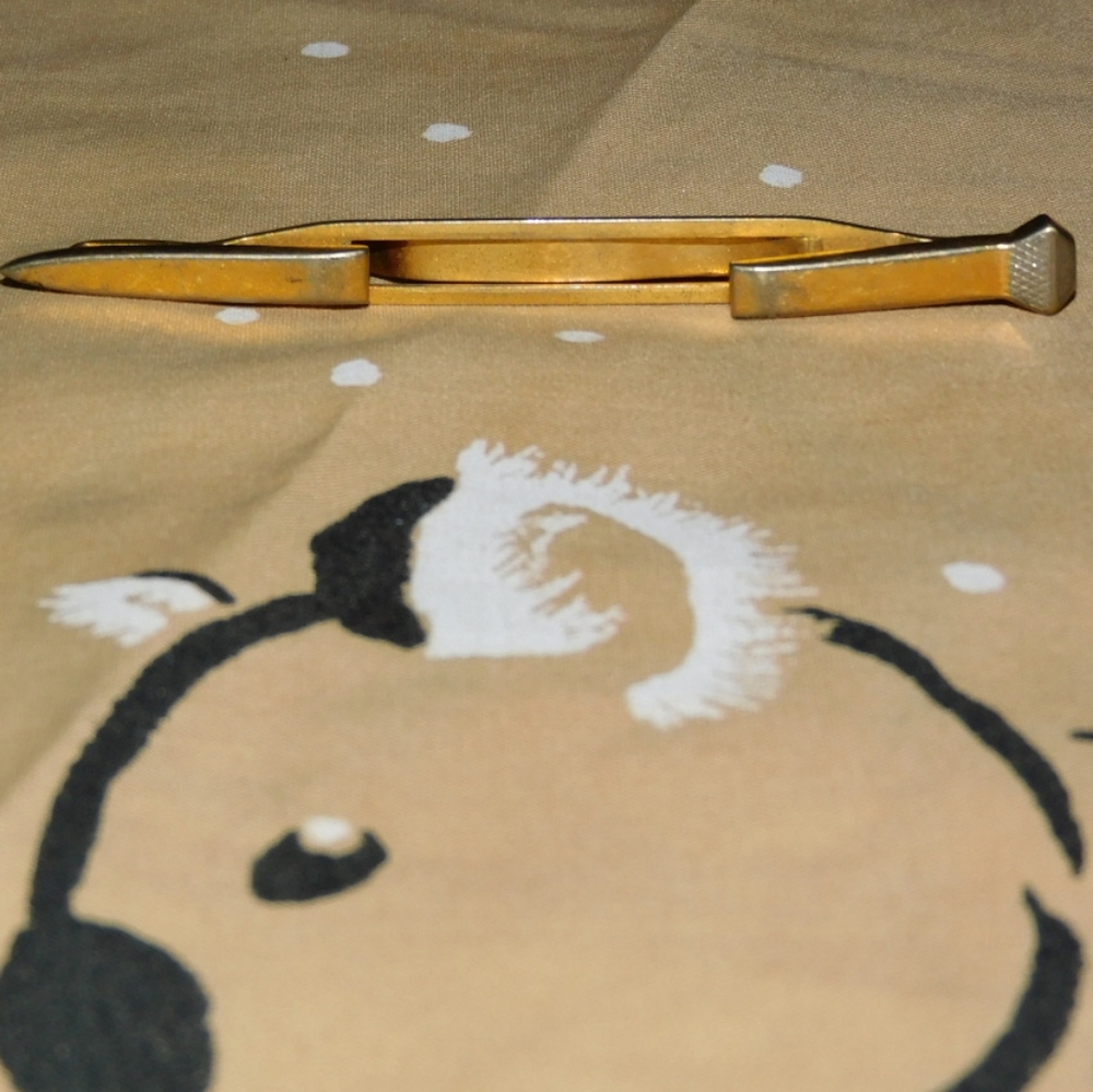 Swank gold metal pointed tie clip- vintage #135